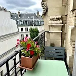 Beautiful Apartment With Seine And Musee D\'Orsay View